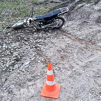 Водитель и пассажирка мотоцикла получили травмы в ДТП в Новгородской области