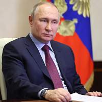 Вручены первые удостоверения доверенным лицам Владимира Путина