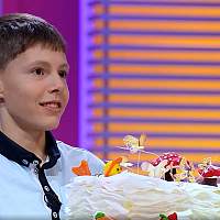 Юный новгородец удивит Рената Агзамова необычным тортом