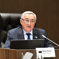 Юрий Бобрышев предложил рассмотреть идеи новгородских студентов на уровне СЗФО