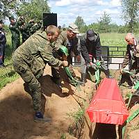 В Демянском округе захоронили 49 бойцов Красной армии